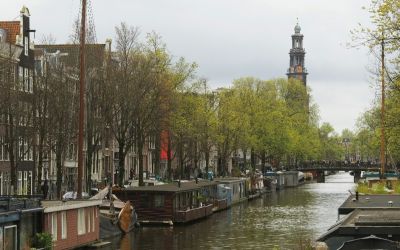 Życie na wodzie: Jak mieszka się na houseboatach w Holandii? w kategorii LIFESTYLE w Serwisie